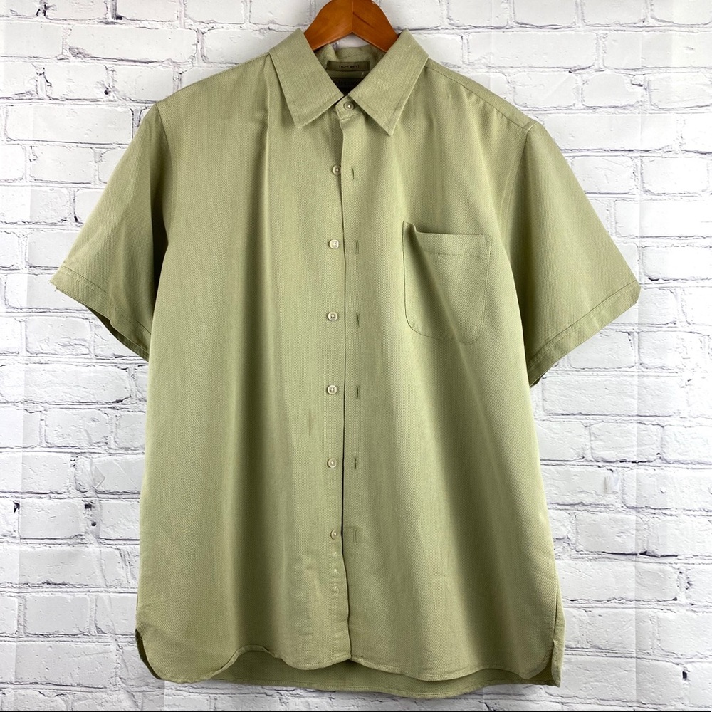 Axist casual button down shirt size L